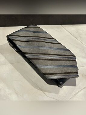 Surrey Men's Gray Striped 58” Tie